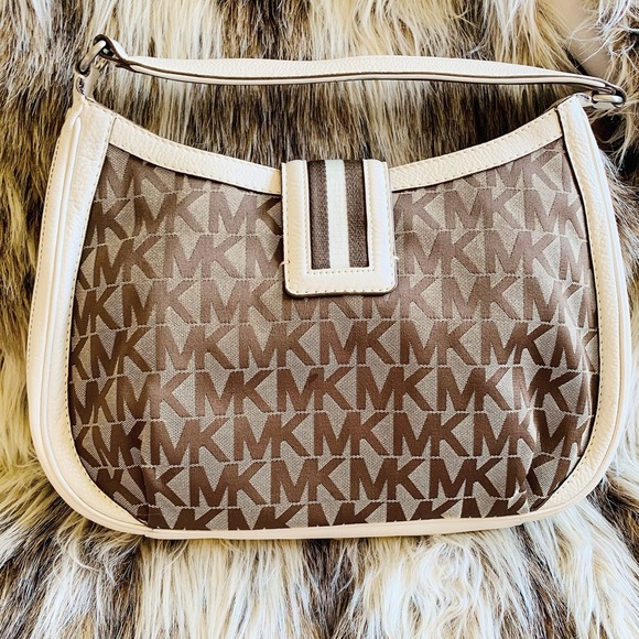 Michael Kors Signature Canvas & Leather Shoulder Bag - Picture 3 of 6